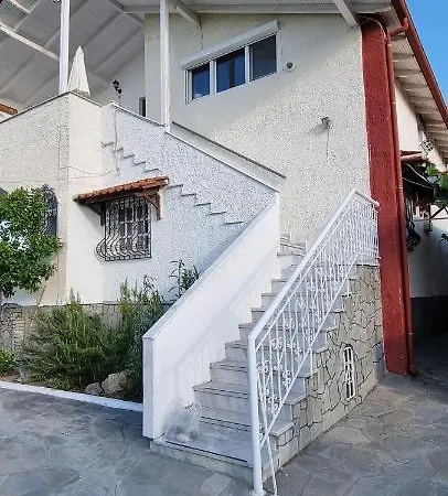 Tikozidis ניאה אירקליה